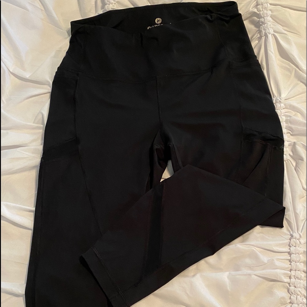 Athletic leggings